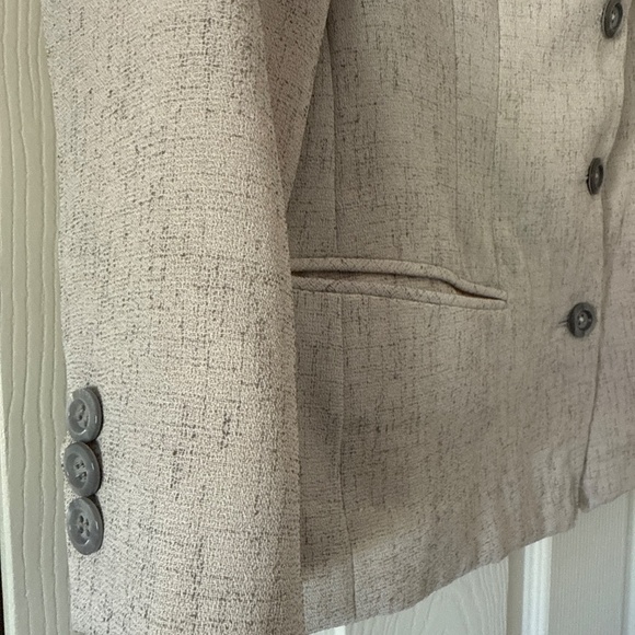 Blazer with blue contrast collar - Picture 2 of 4